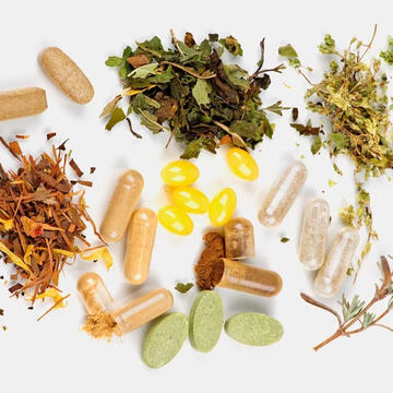 logo Blossom and Heal Logo